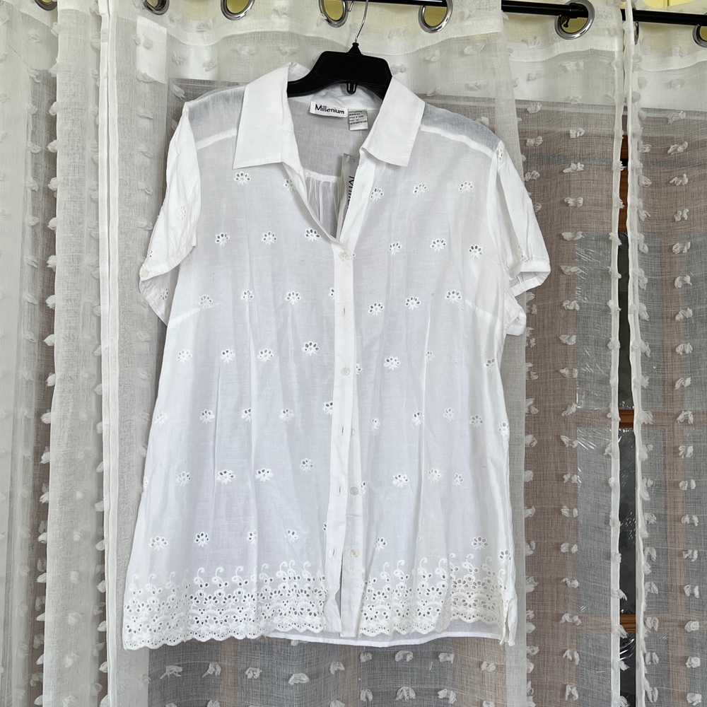 White eyelet summer too